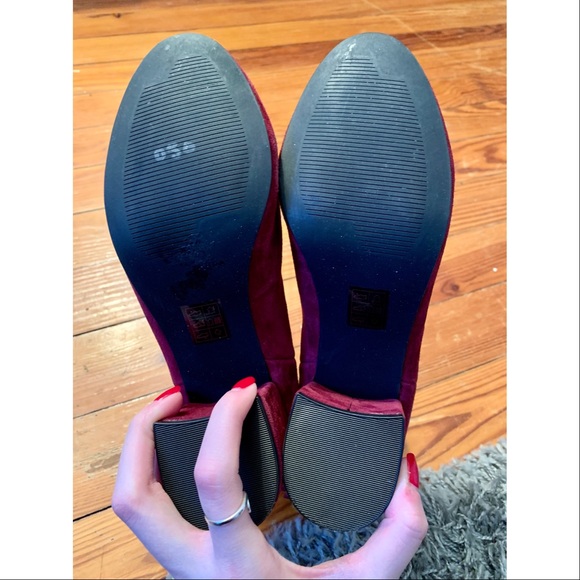 SOLD ✖️ Steve Madden Suede Booties - Picture 4 of 4